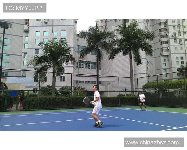 深圳网球队的团队协作之道：如何在赛场上实现完美配合与默契合作